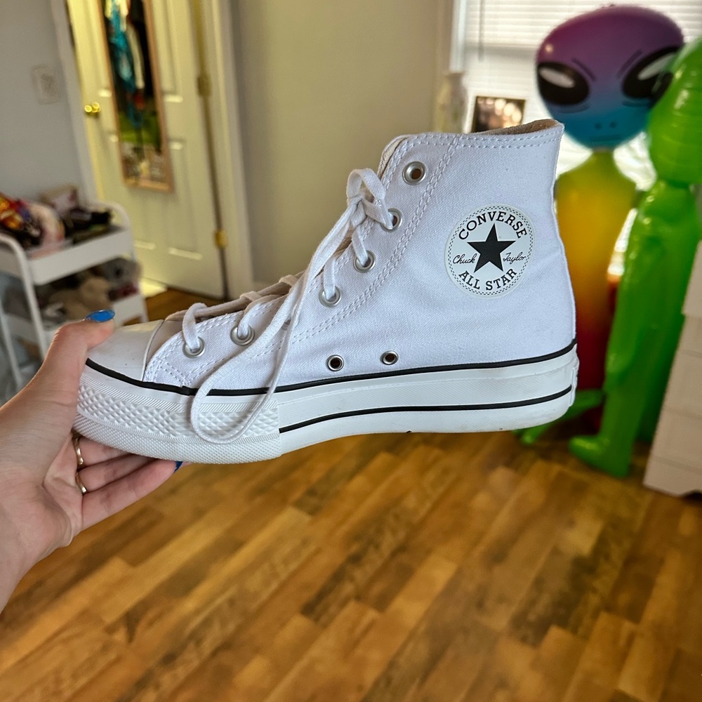 Converse Classic White Canvas High-Tops